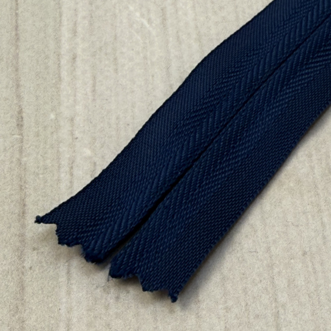 Блискавка потайна 18 см, синя — прихована застібка для суконь, спідниць, блузок