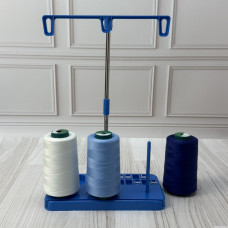 Стійка-тримач на 3 бобіни ниток з органайзером для шпульок для побутових швейних машин та оверлоків, синій