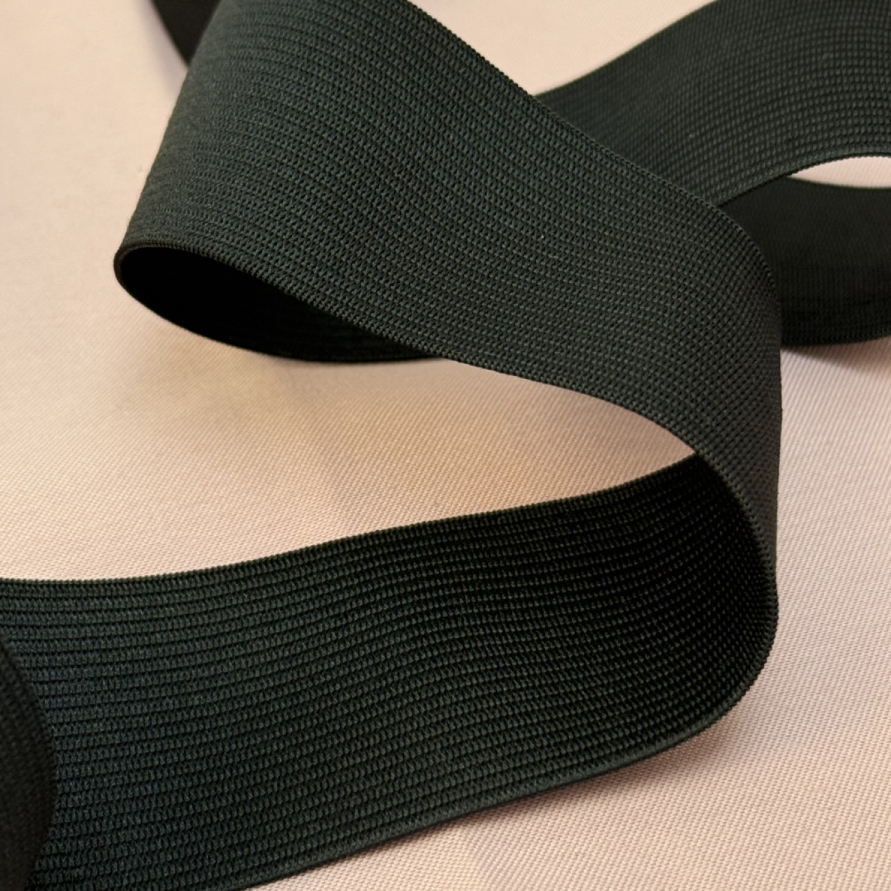 Резинка для поясу 4 см чорна — еластична тасьма для одягу, шиття та рукоділля