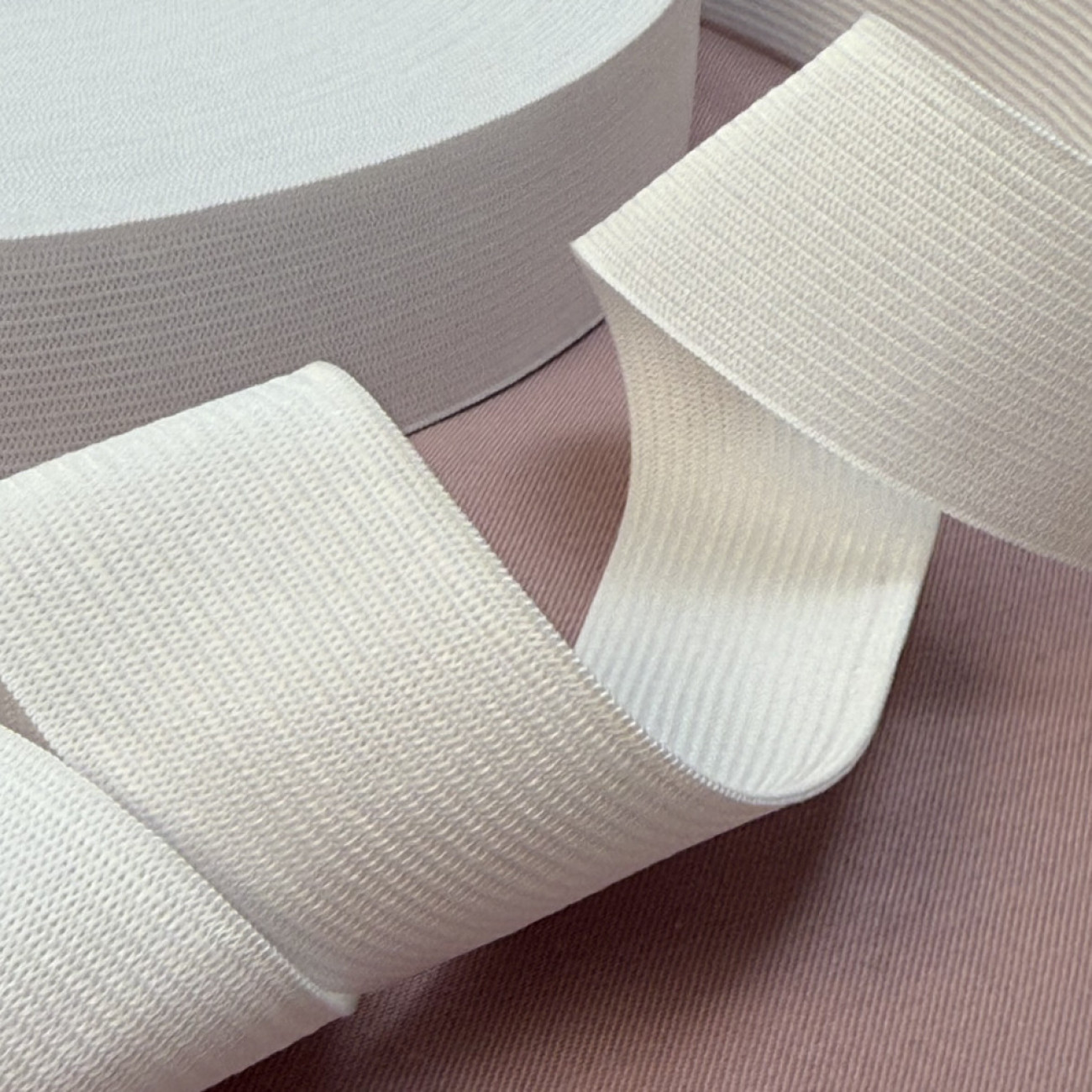 Резинка для поясу 3 см біла — еластична тасьма для одягу, шиття та рукоділля