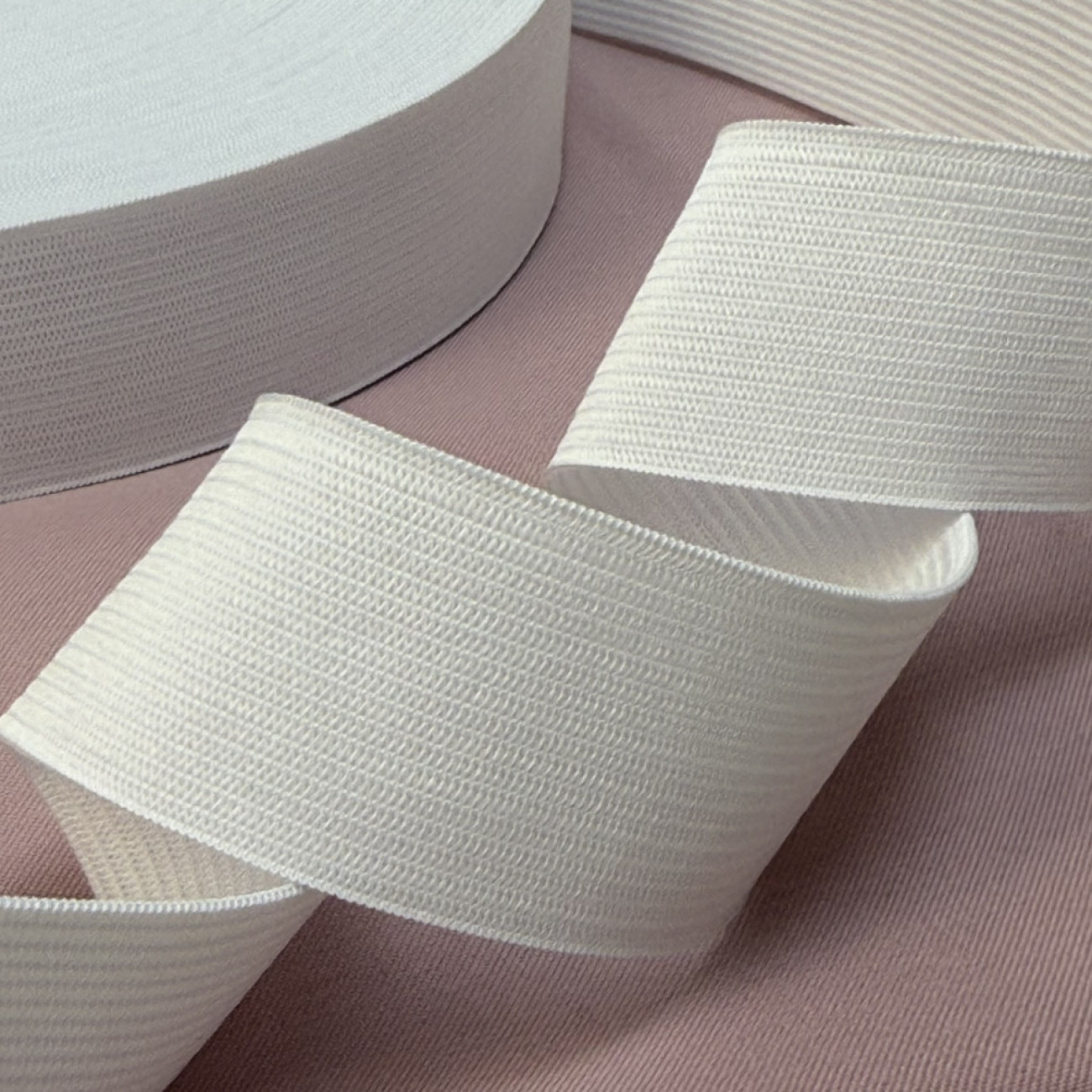 Резинка для поясу 3 см біла — еластична тасьма для одягу, шиття та рукоділля