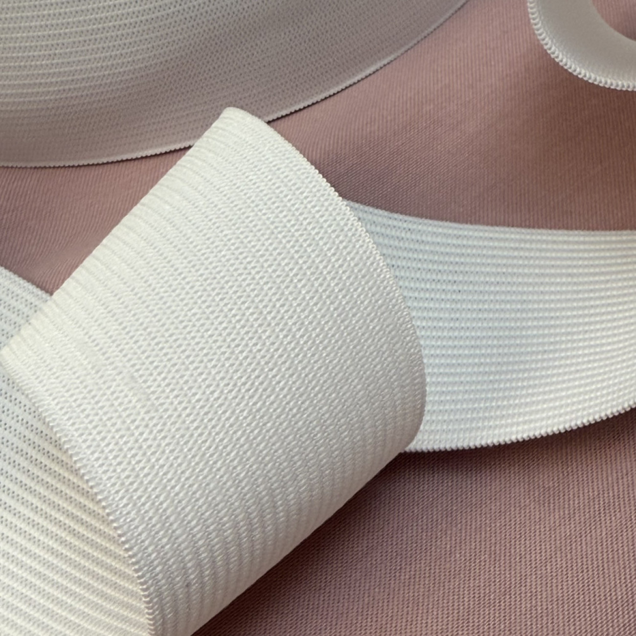 Резинка для поясу 4 см біла — еластична тасьма для одягу, шиття та рукоділля