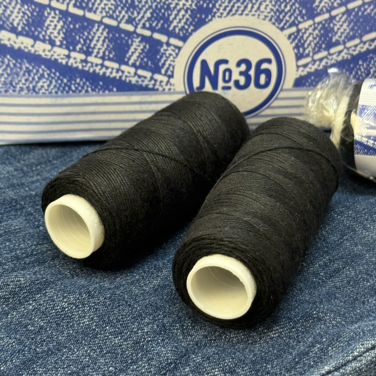 Нитки для джинсу, чорні