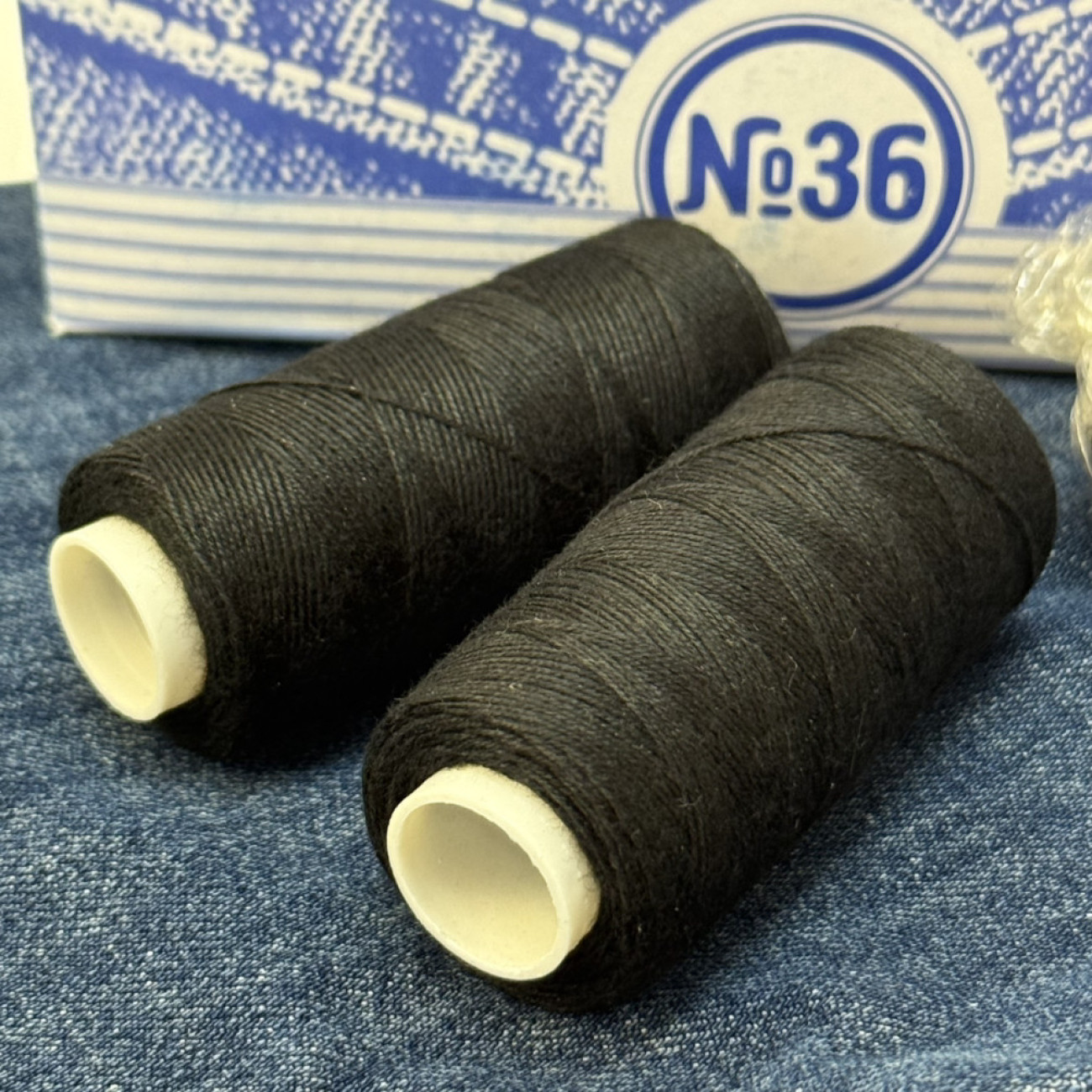 Нитки для джинсу, чорні