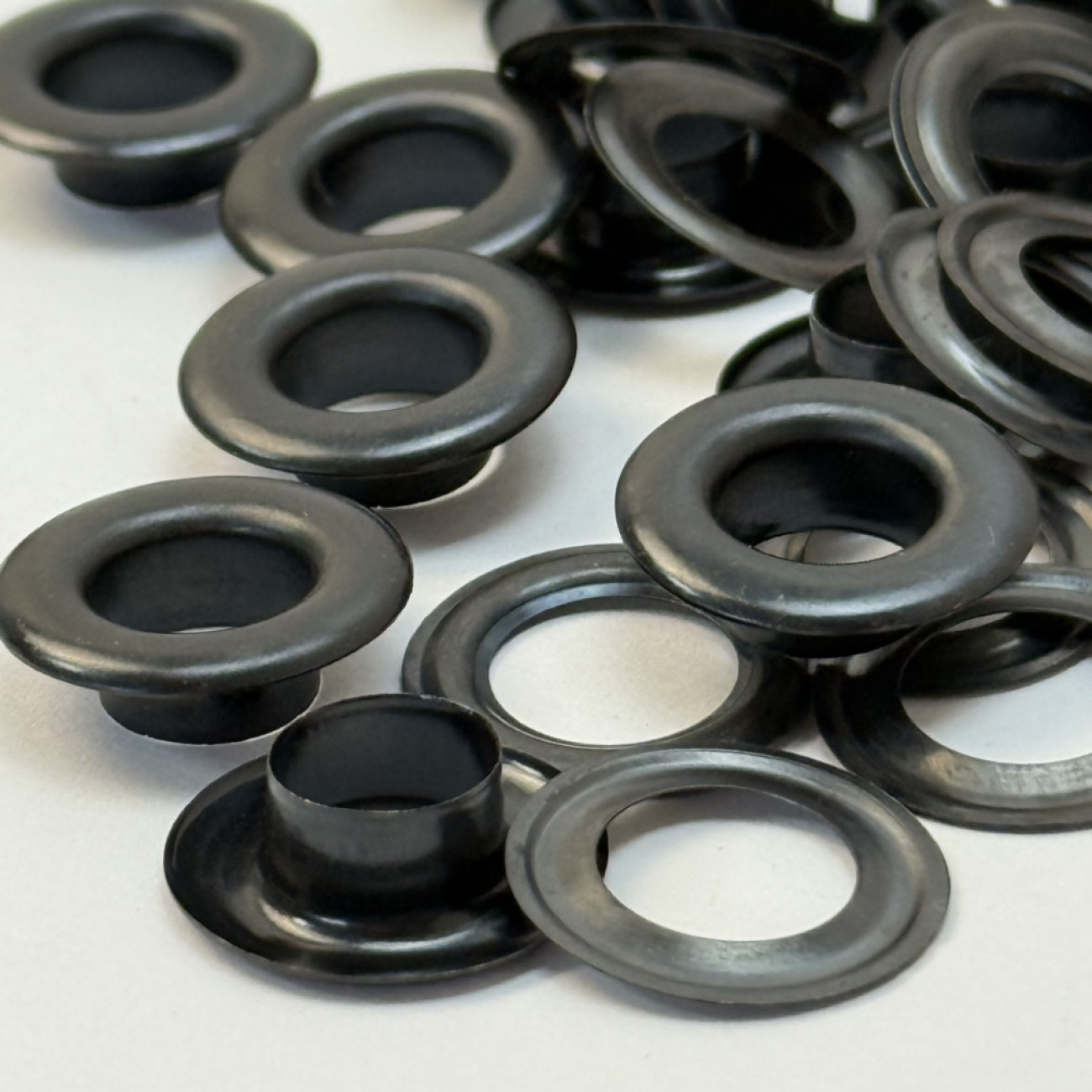 Люверс 10мм (чорні)