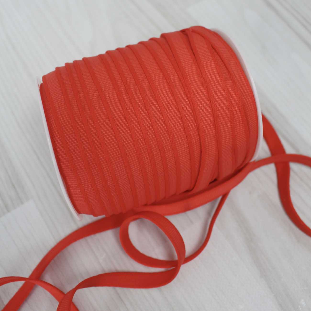 Тунельна стрічка для корсетів і білизни червона 1 см — купити для шиття