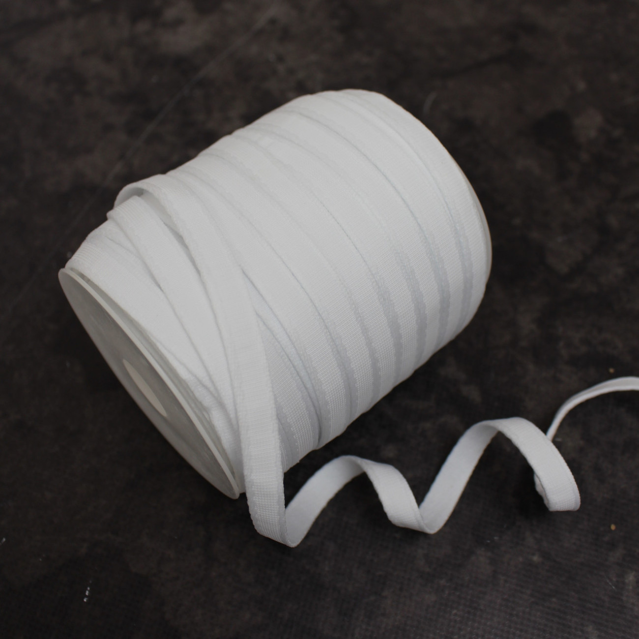 Тунельна стрічка для корсетів і білизни біла 1 см — купити для шиття