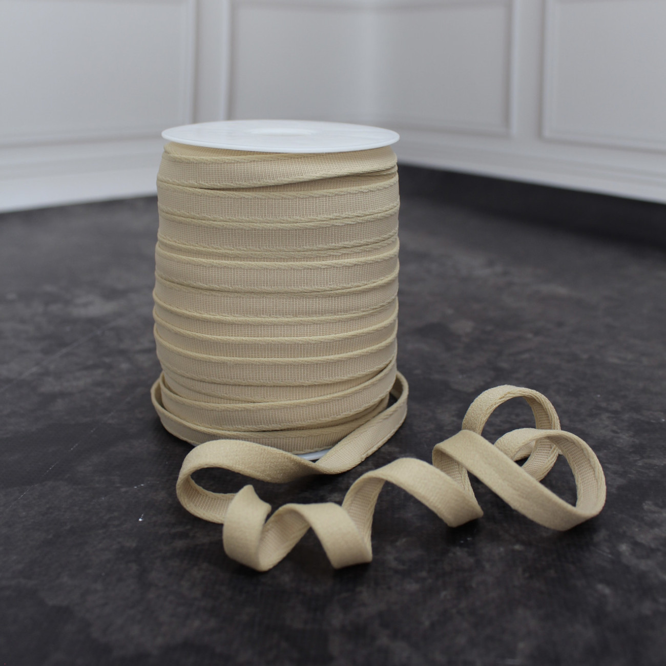 Тунельна стрічка для корсетів і білизни бежева 1 см — купити для шиття