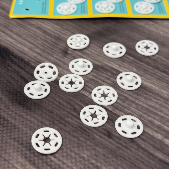 Набір кнопок пришивних пластикових 15 мм білих (6шт)