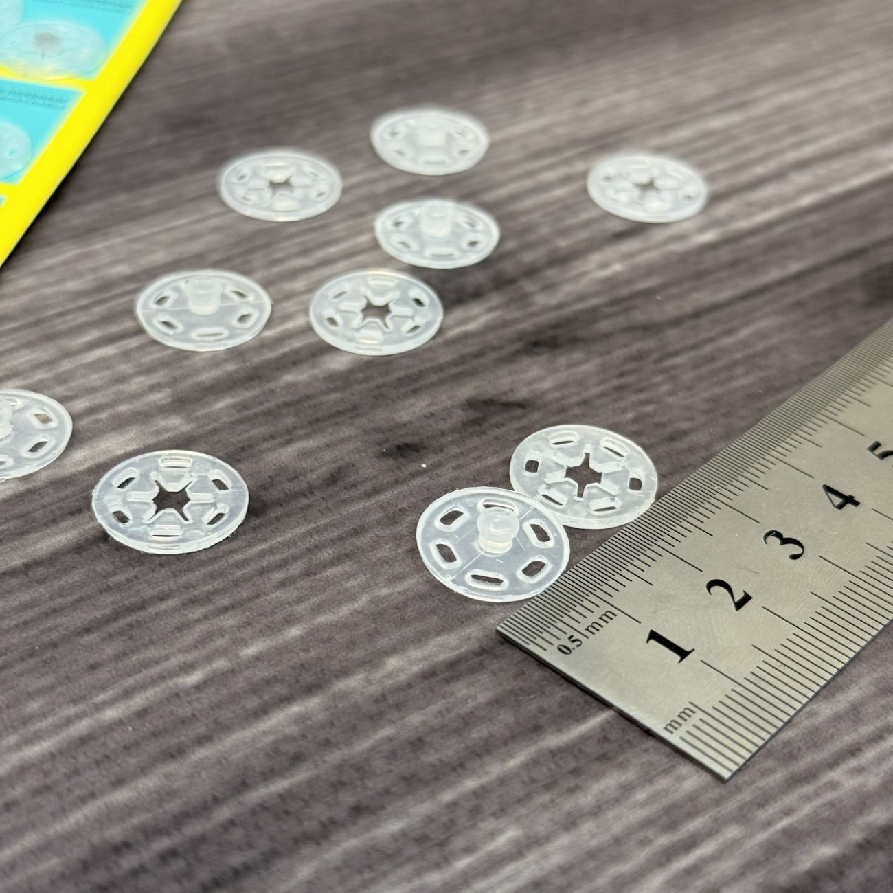 Набір кнопок пришивних пластикових 15 мм прозорих (6шт)