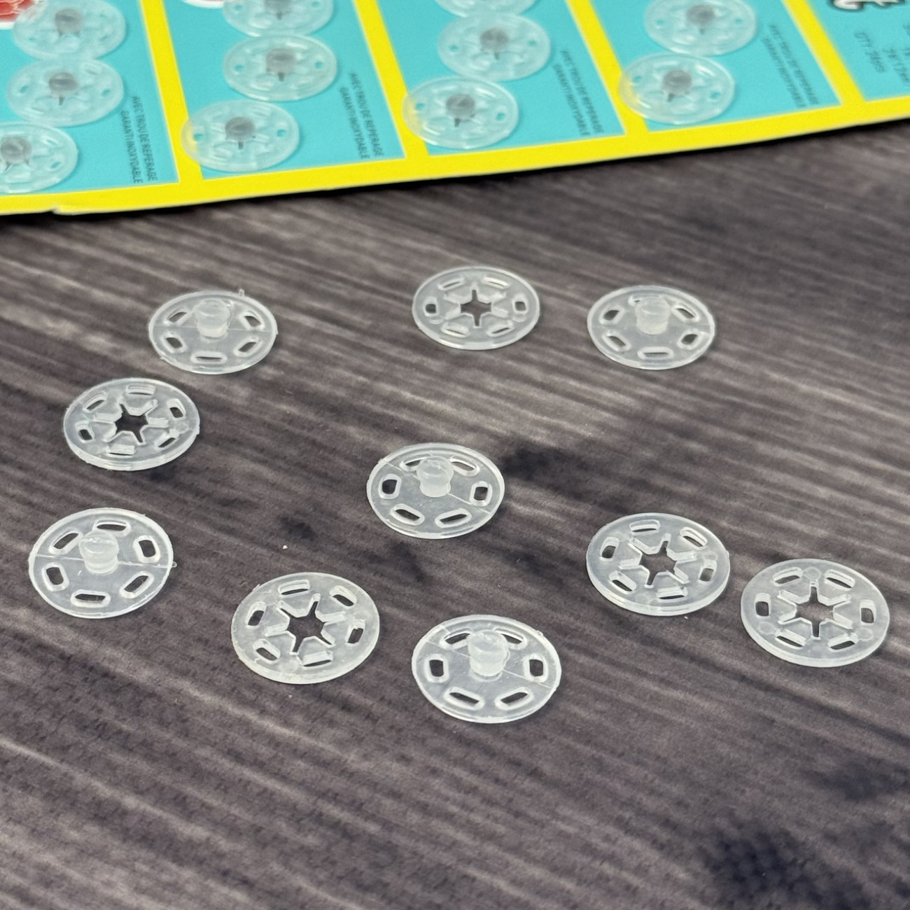 Набір кнопок пришивних пластикових 15 мм прозорих (6шт)