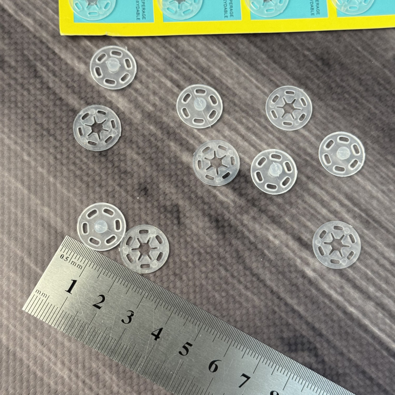 Набір кнопок пришивних пластикових 15 мм прозорих (6шт)