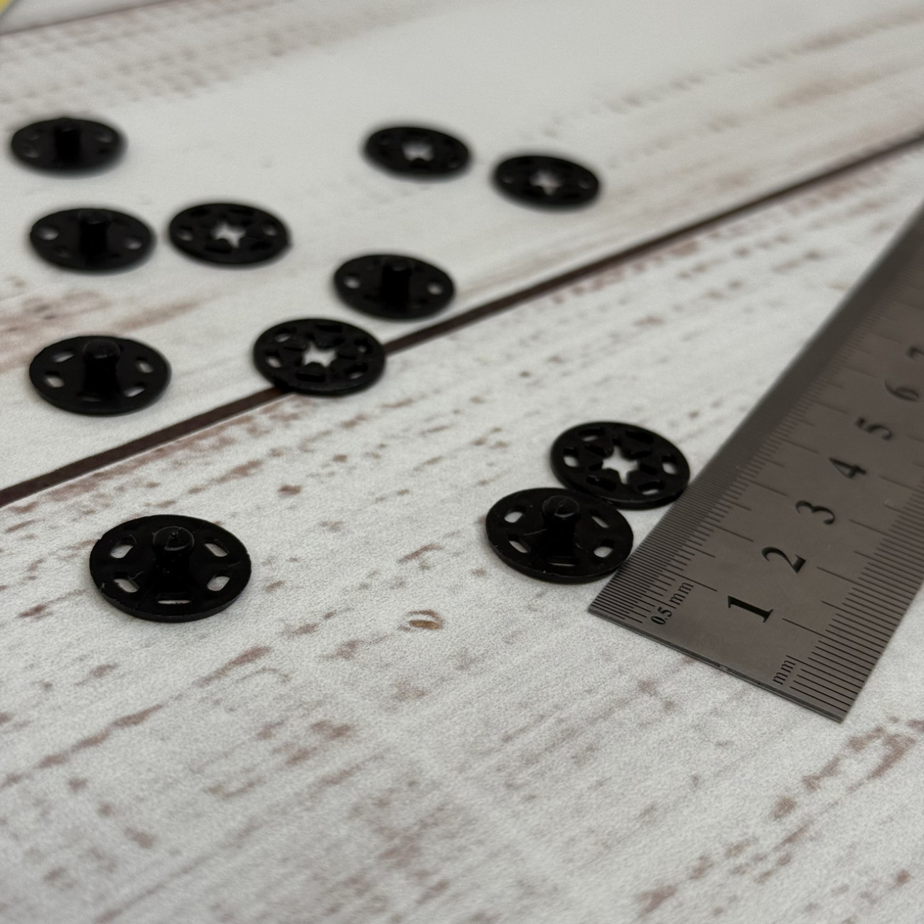 Набір кнопок пришивних пластикових 15 мм чорних (6шт)