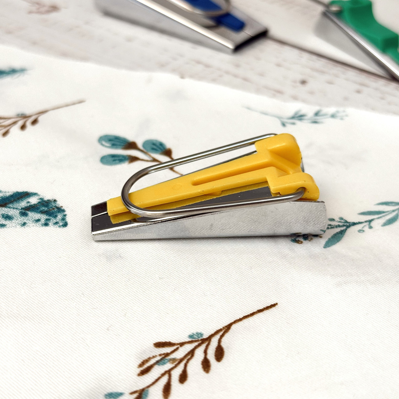 Бандформер 12 мм - пристрій для формування косої бейки