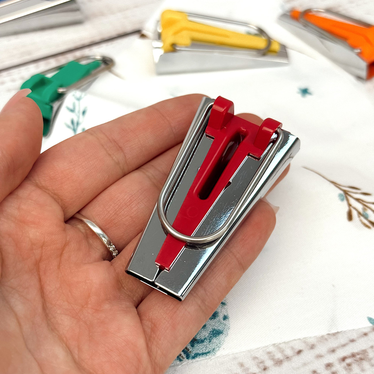 Бандформер 18 мм - пристрій для формування косої бейки