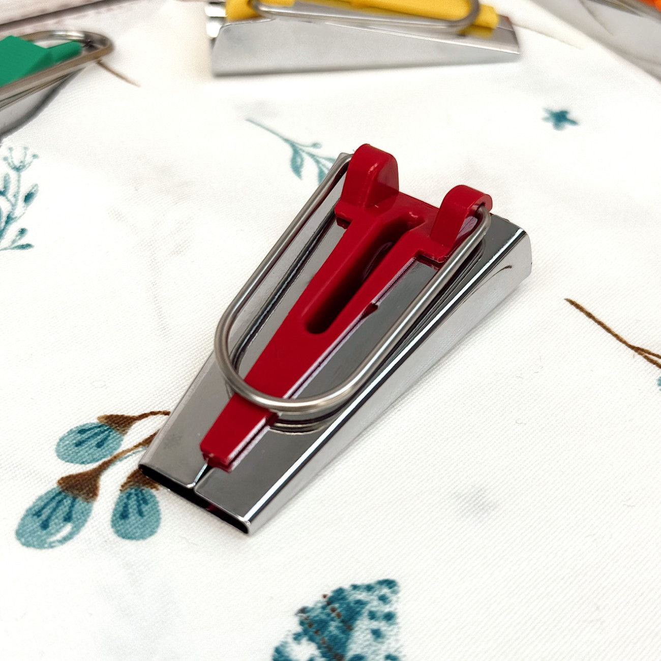 Бандформер 18 мм - пристрій для формування косої бейки