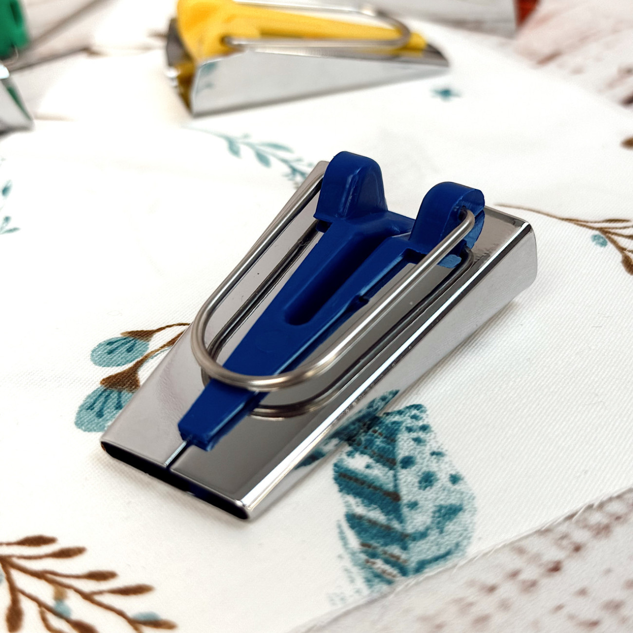 Бандформер 25 мм - пристрій для формування косої бейки