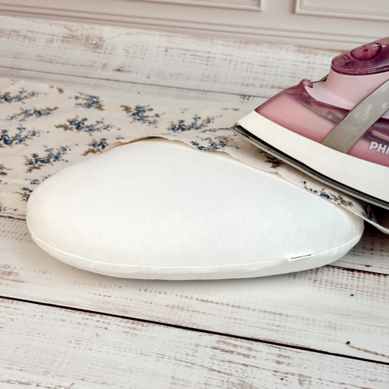 Кравецька подушечка для ВТО Needle Craft Овальна Молочна