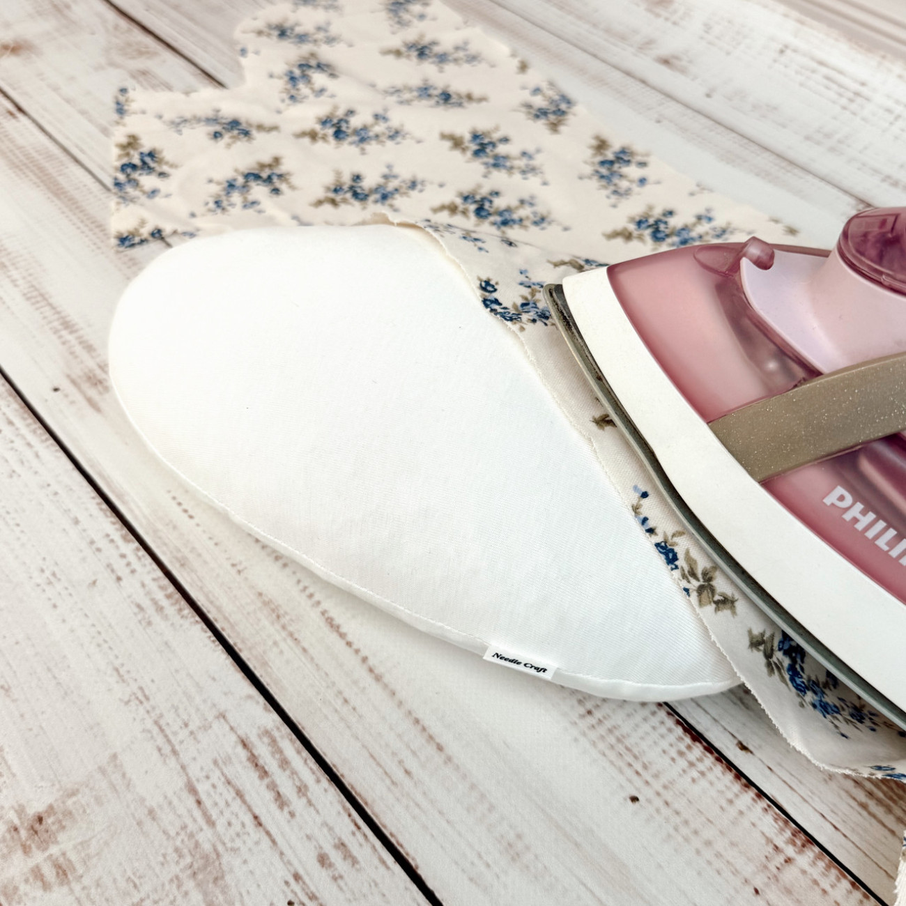 Кравецька подушечка для ВТО Needle Craft Овальна Молочна