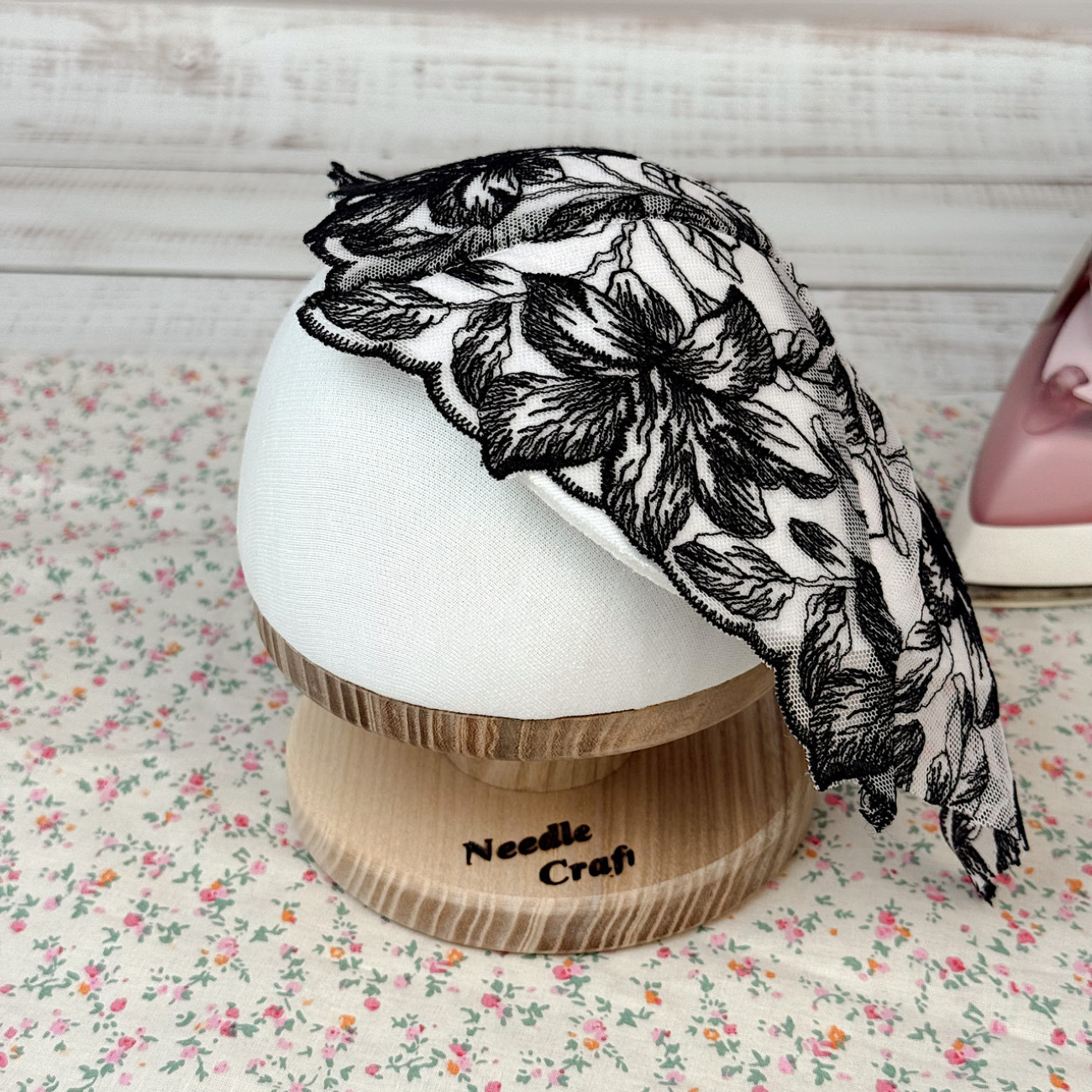 Кравецька колодка для ВТО Needle Craft Груди на підставці 12 см Молочна