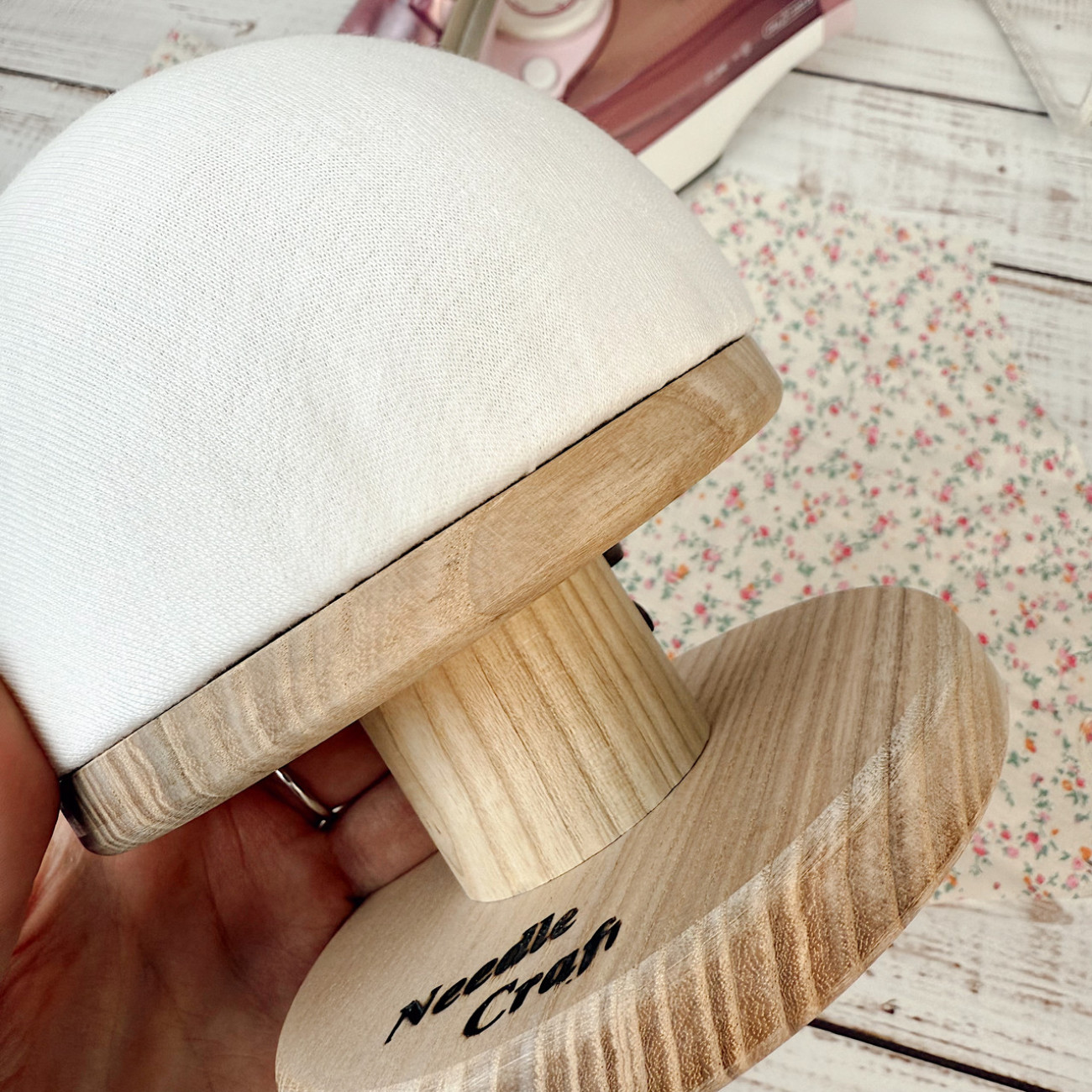 Кравецька колодка для ВТО Needle Craft Груди на підставці 12 см Молочна