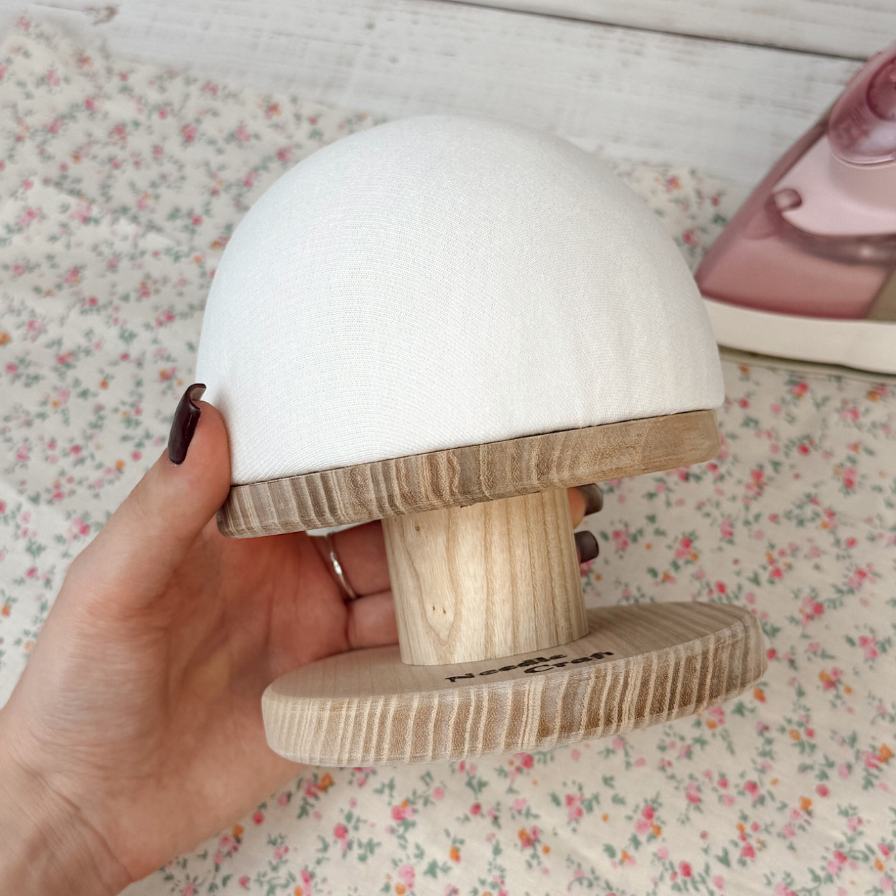 Кравецька колодка для ВТО Needle Craft Груди на підставці 12 см Молочна