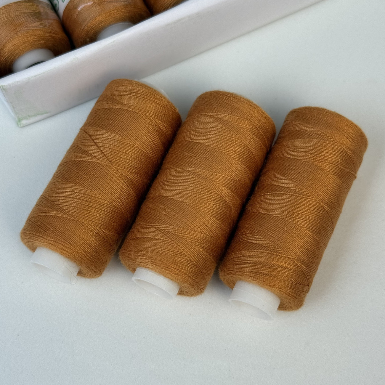 Нитки для шиття Peri 100% поліестер, 40/2, 400Y (№036)