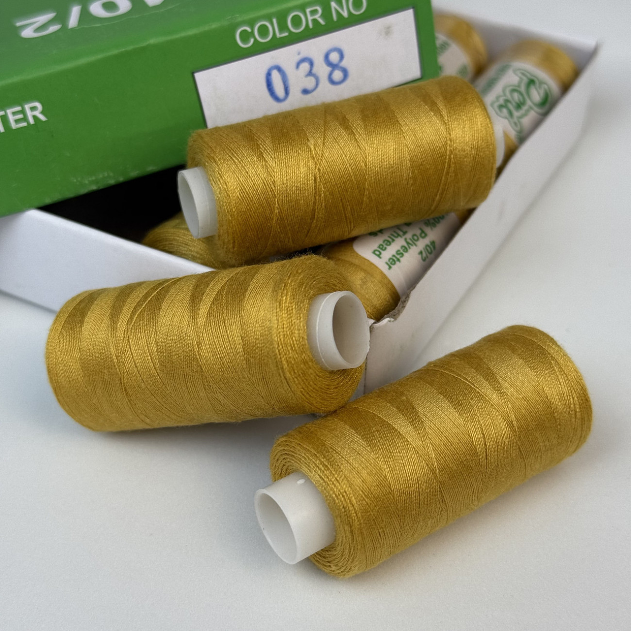 Нитки для шиття Peri 100% поліестер, 40/2, 400Y (№038)