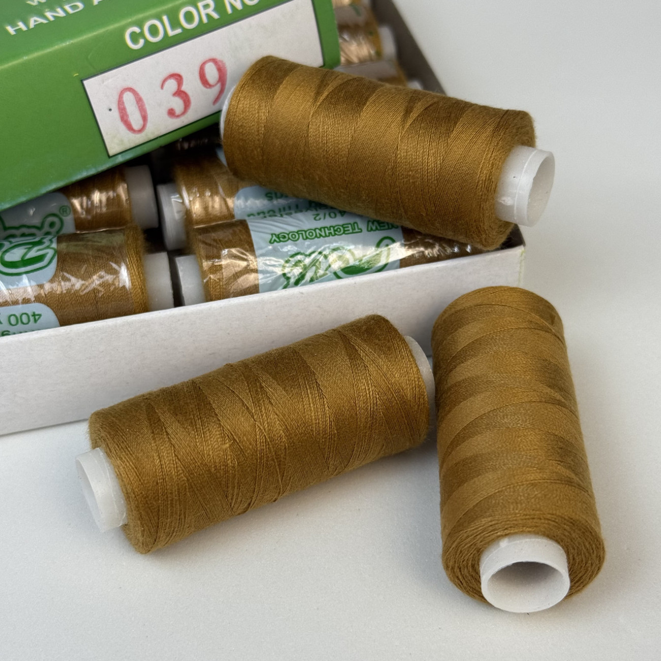 Нитки для шиття Peri 100% поліестер, 40/2, 400Y (№039)