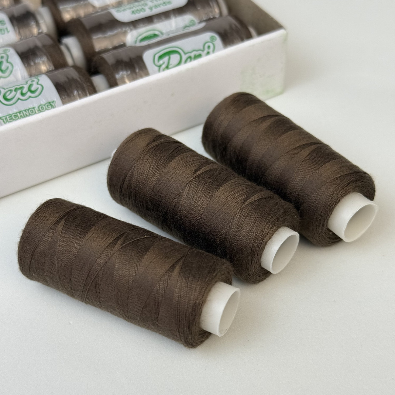 Нитки для шиття Peri 100% поліестер, 40/2, 400Y (№046)