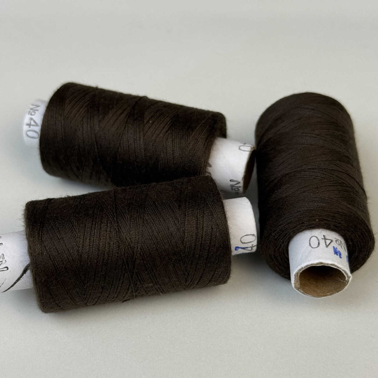 Нитки для шиття Peri 100% поліестер, 40/2, 400Y (№047)