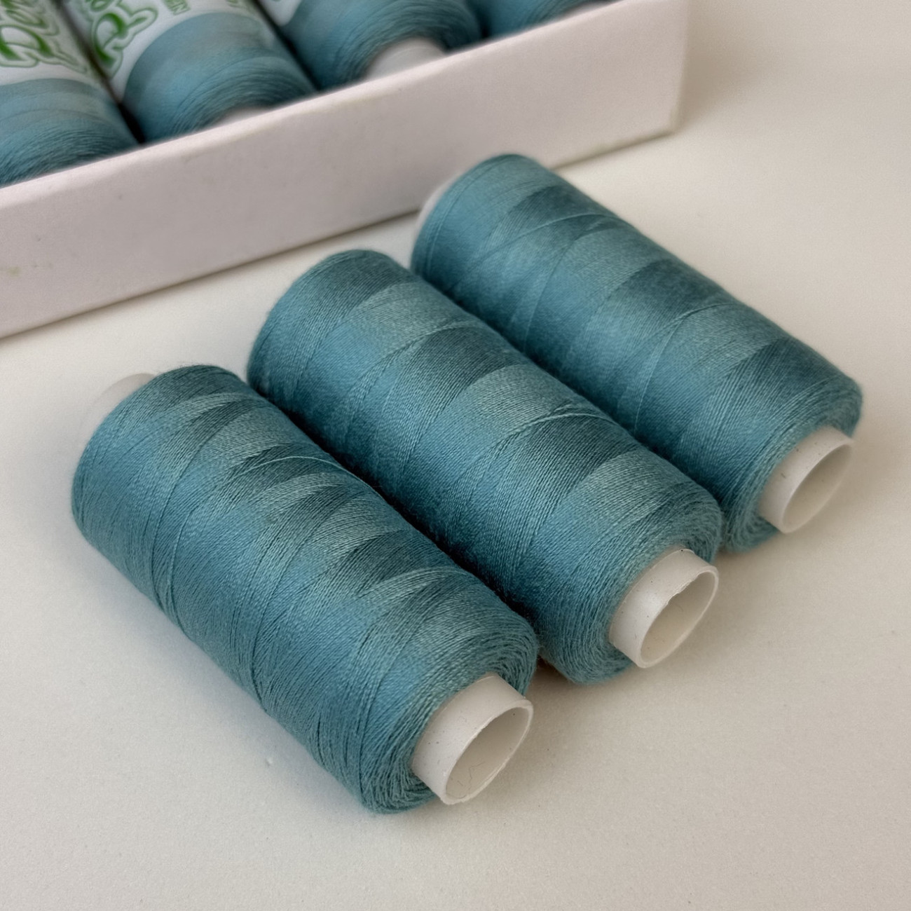 Нитки для шиття Peri 100% поліестер, 40/2, 400Y (№056)