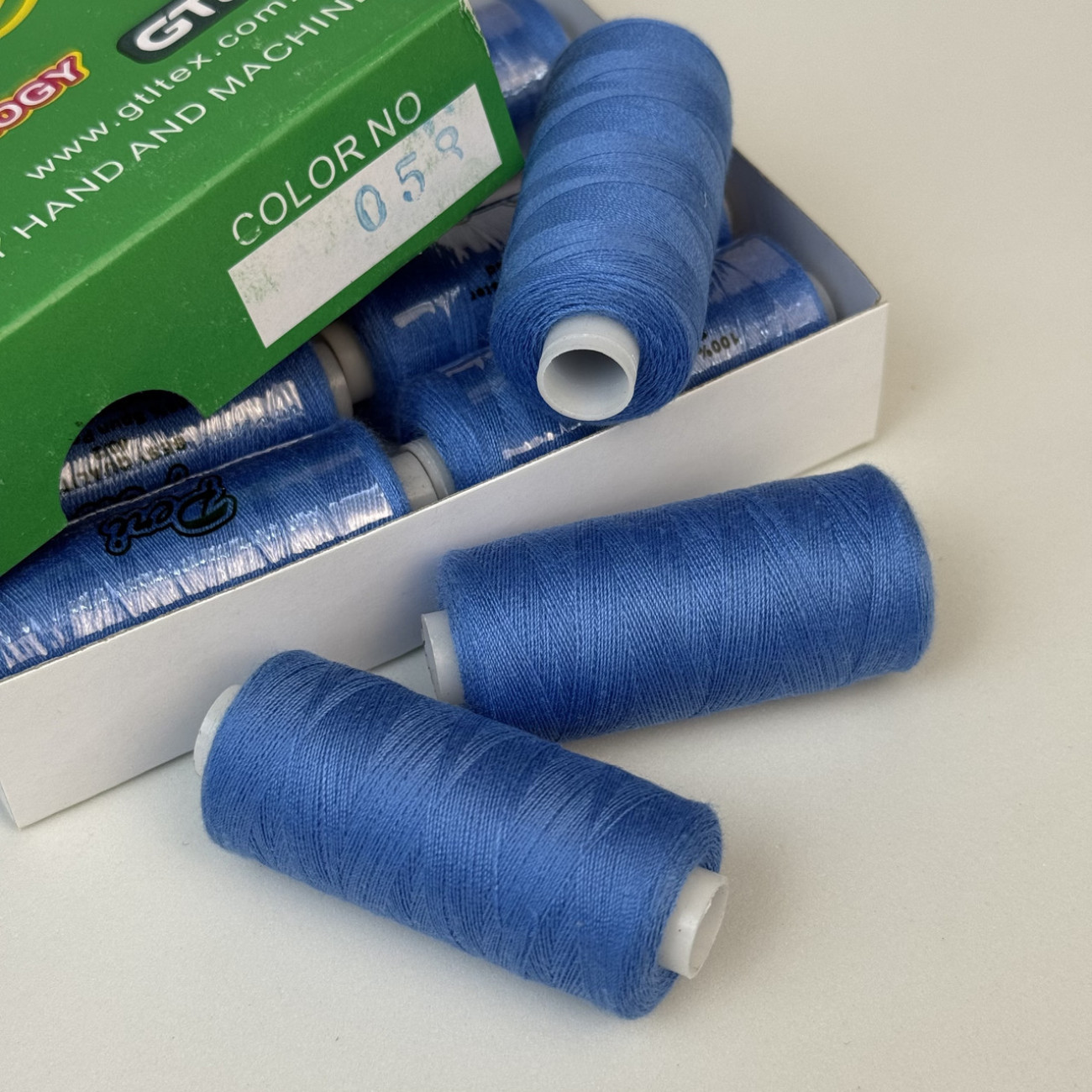 Нитки для шиття Peri 100% поліестер, 40/2, 400Y (№058)