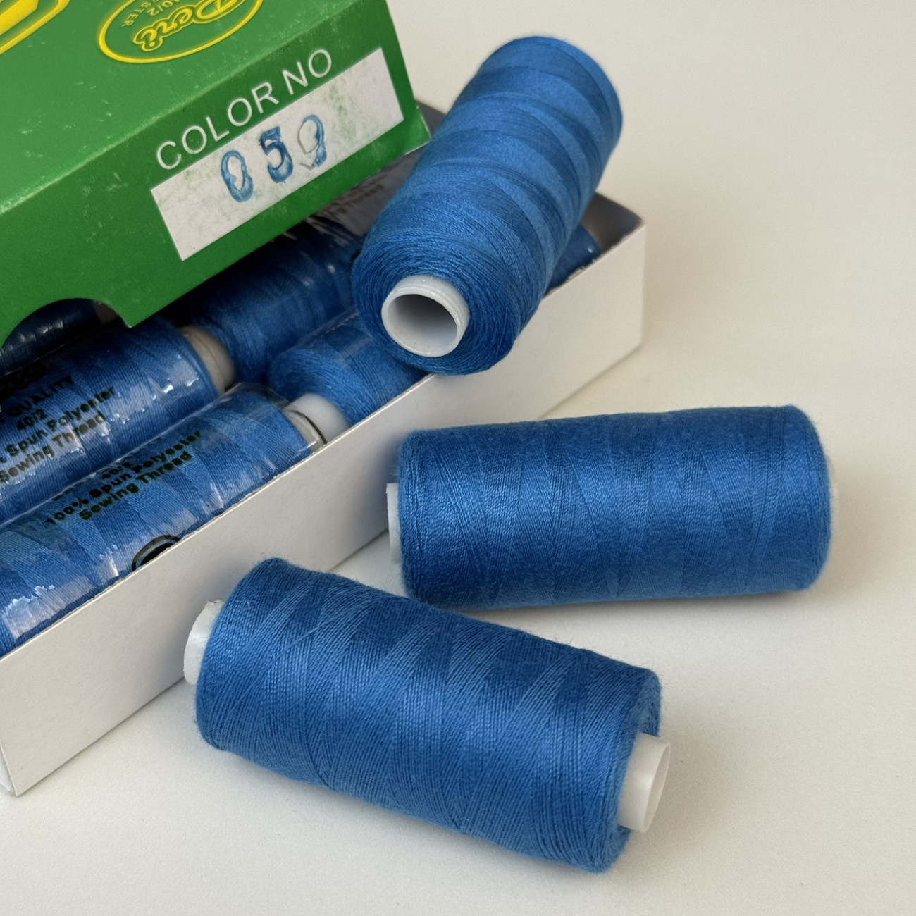 Нитки для шиття Peri 100% поліестер, 40/2, 400Y (№059)