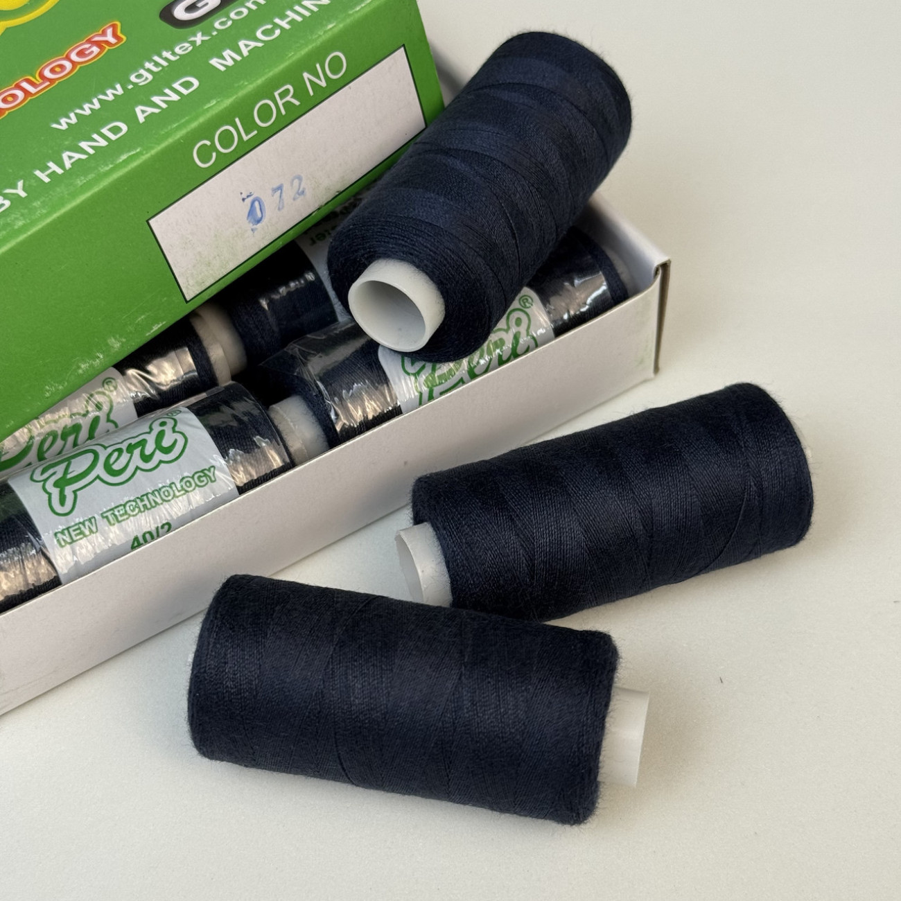 Нитки для шиття Peri 100% поліестер, 40/2, 400Y (№072)