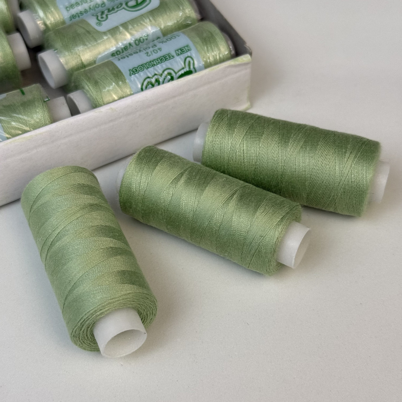 Нитки для шиття Peri 100% поліестер, 40/2, 400Y (№075)