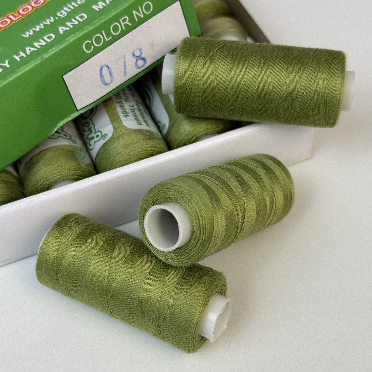 Нитки для шиття Peri 100% поліестер, 40/2, 400Y (№078)