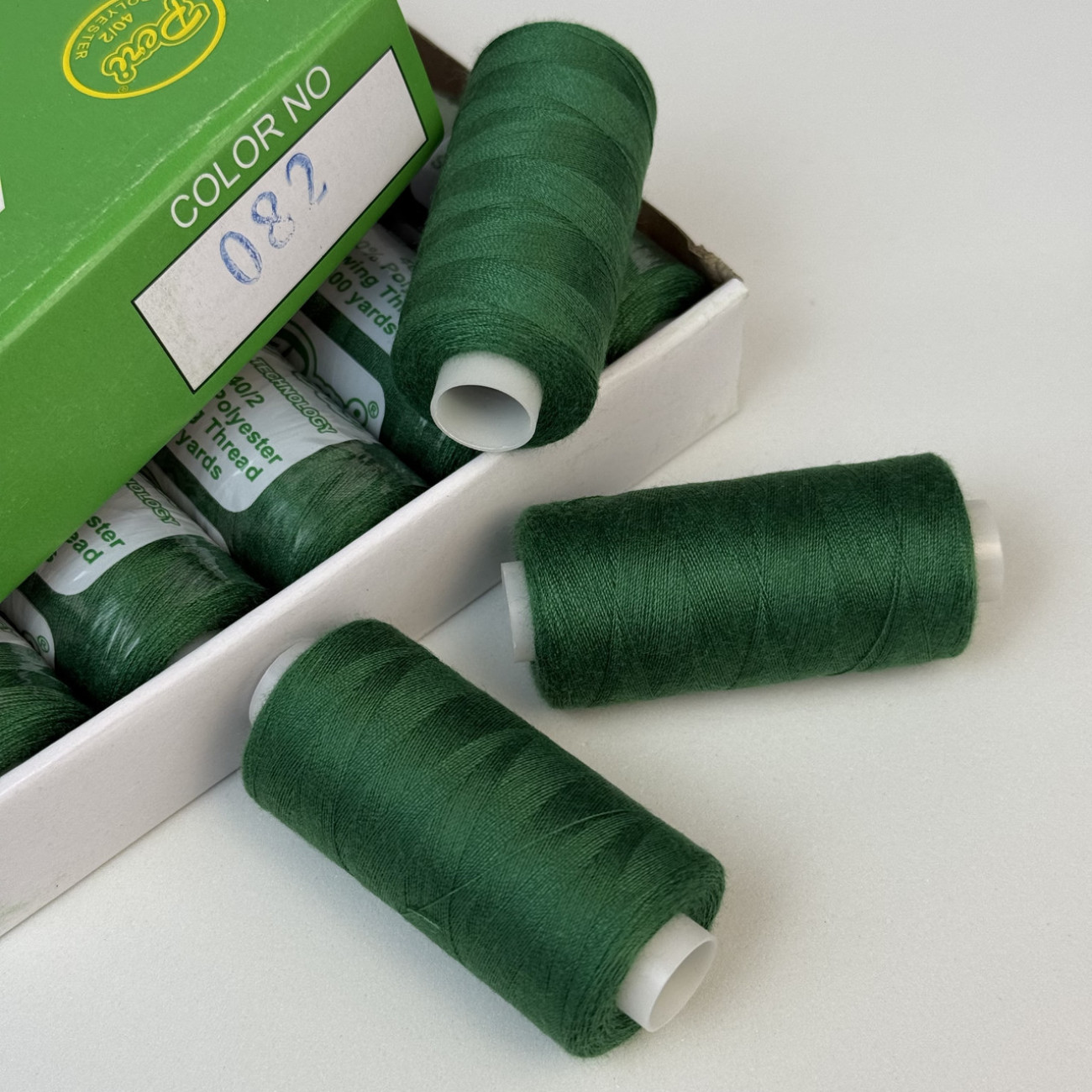 Нитки для шиття Peri 100% поліестер, 40/2, 400Y (№082)