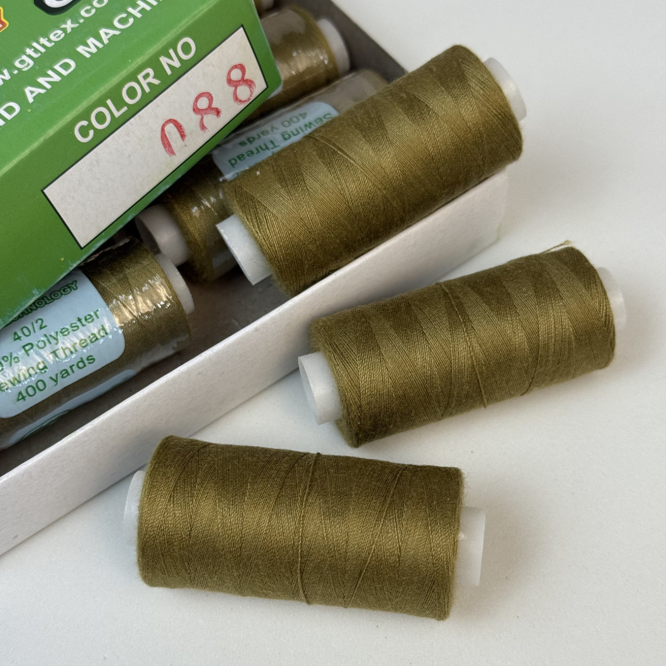 Нитки для шиття Peri 100% поліестер, 40/2, 400Y (№088)