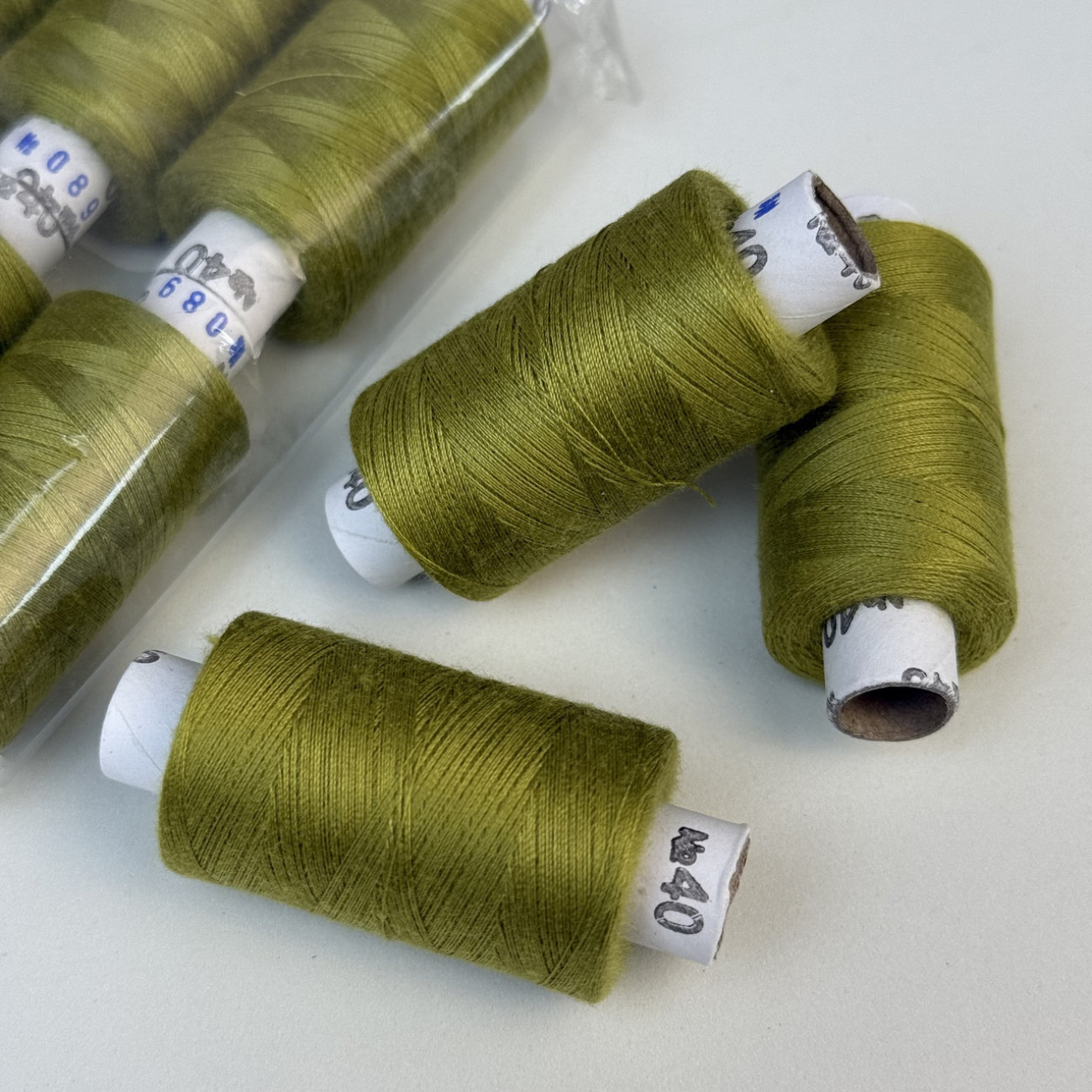 Нитки для шиття Peri 100% поліестер, 40/2, 400Y (№089)