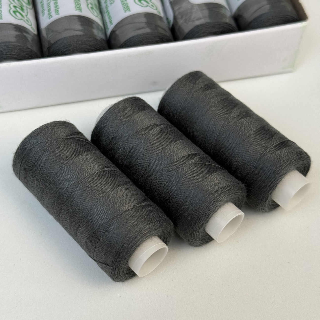 Нитки для шиття Peri 100% поліестер, 40/2, 400Y (№096)