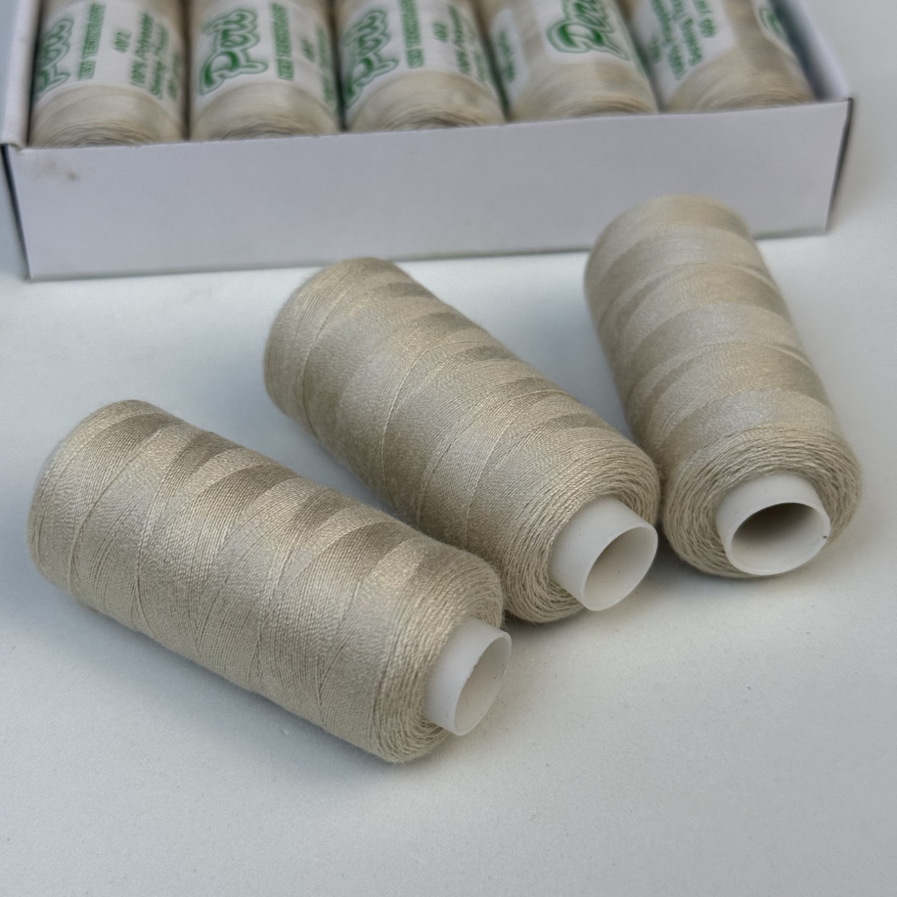 Нитки для шиття Peri 100% поліестер, 40/2, 400Y (№097)