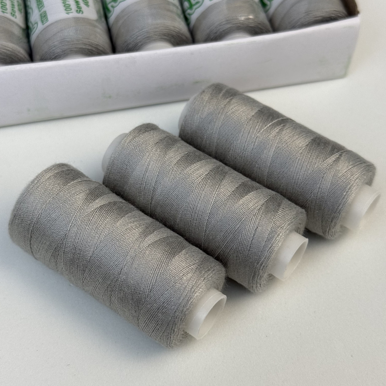 Нитки для шиття Peri 100% поліестер, 40/2, 400Y (№107)