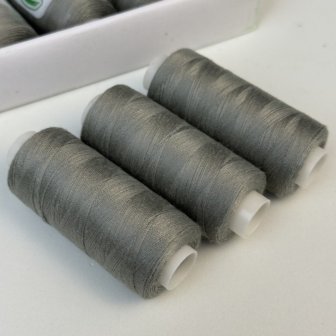 Нитки для шиття Peri 100% поліестер, 40/2, 400Y (№108)