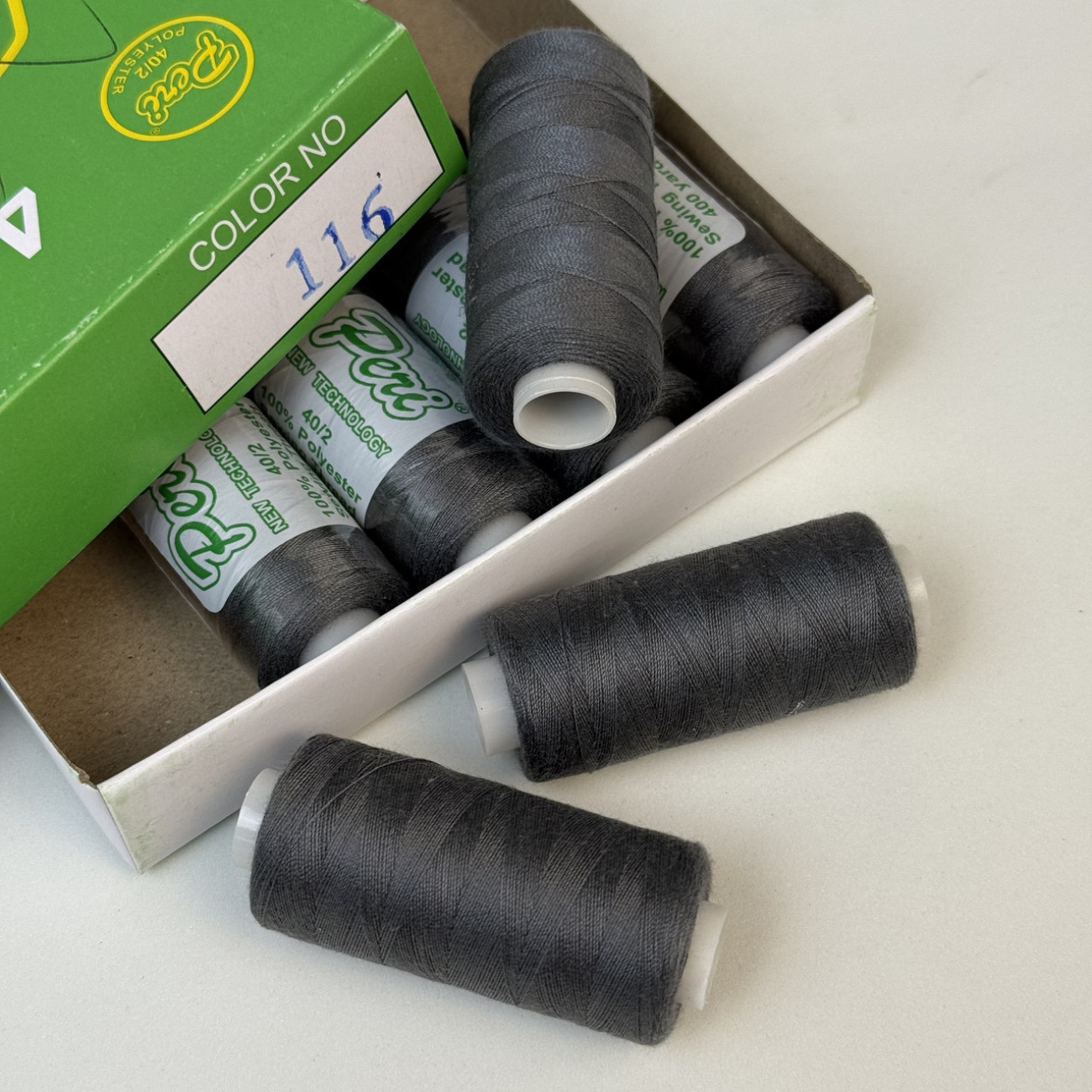 Нитки для шиття Peri 100% поліестер, 40/2, 400Y (№116)