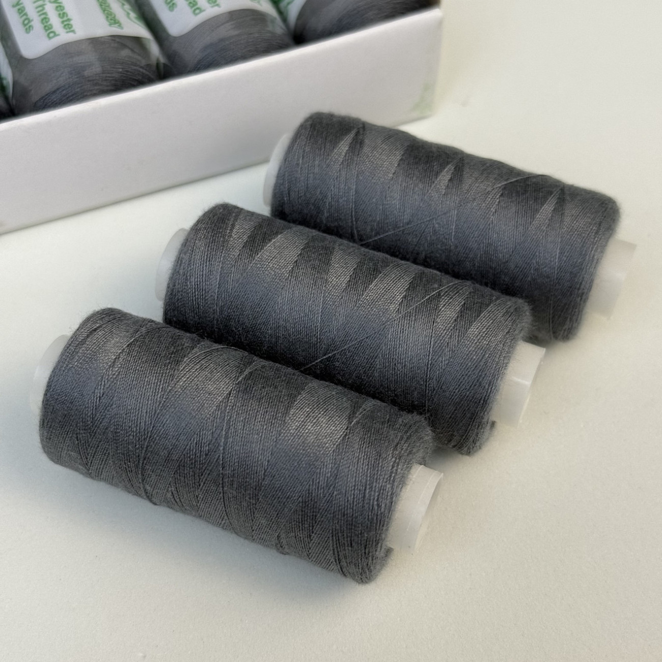 Нитки для шиття Peri 100% поліестер, 40/2, 400Y (№200)