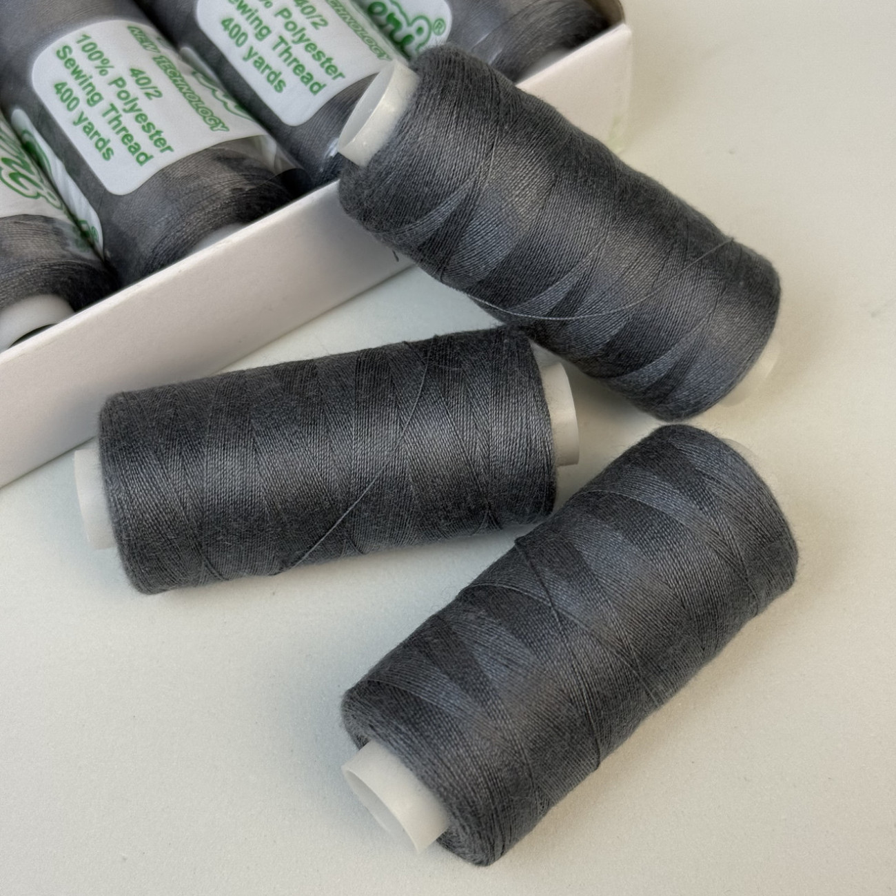 Нитки для шиття Peri 100% поліестер, 40/2, 400Y (№200)