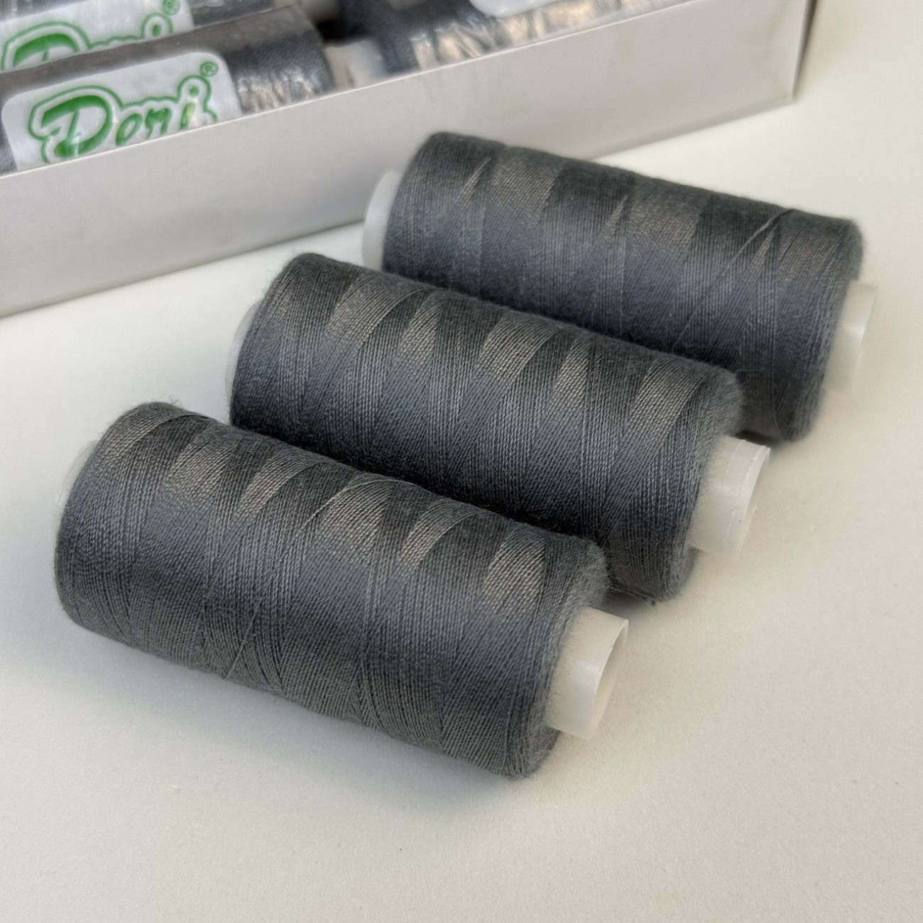 Нитки для шиття Peri 100% поліестер, 40/2, 400Y (№202)