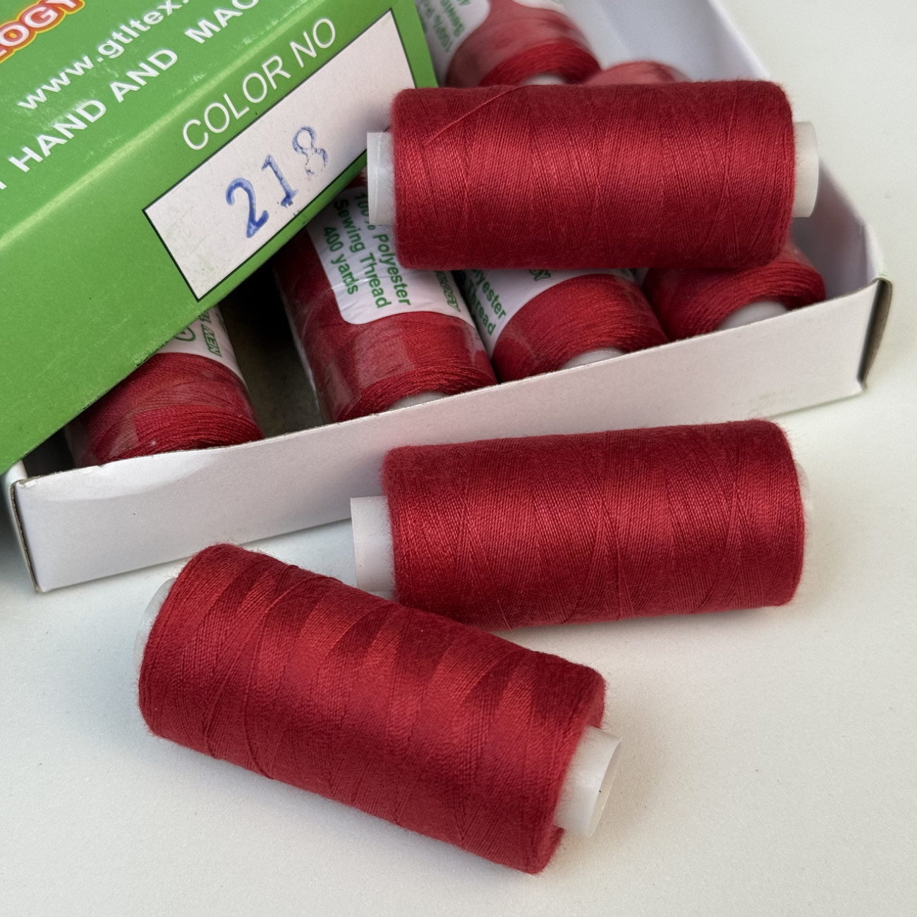 Нитки для шиття Peri 100% поліестер, 40/2, 400Y (№218)