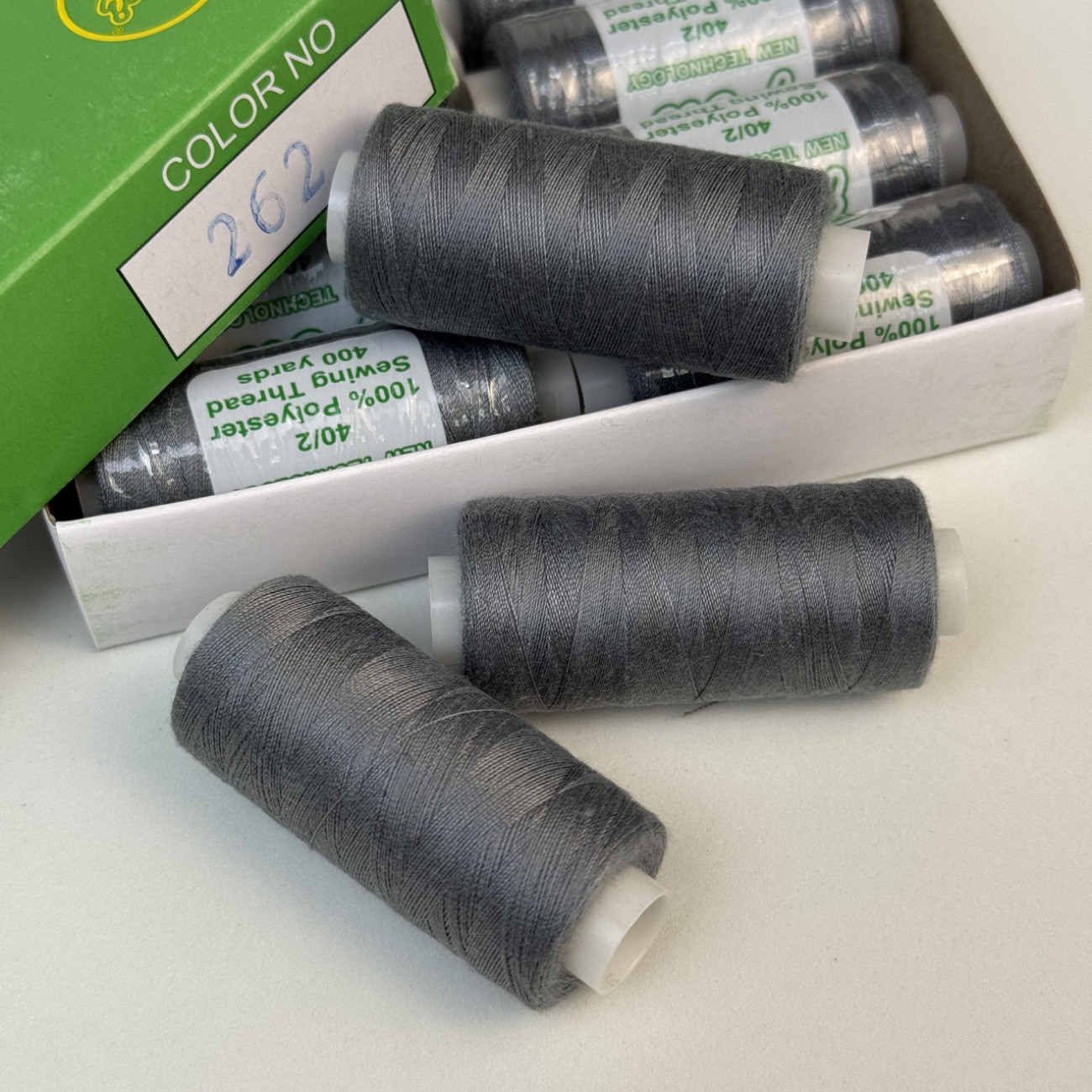 Нитки для шиття Peri 100% поліестер, 40/2, 400Y (№262)